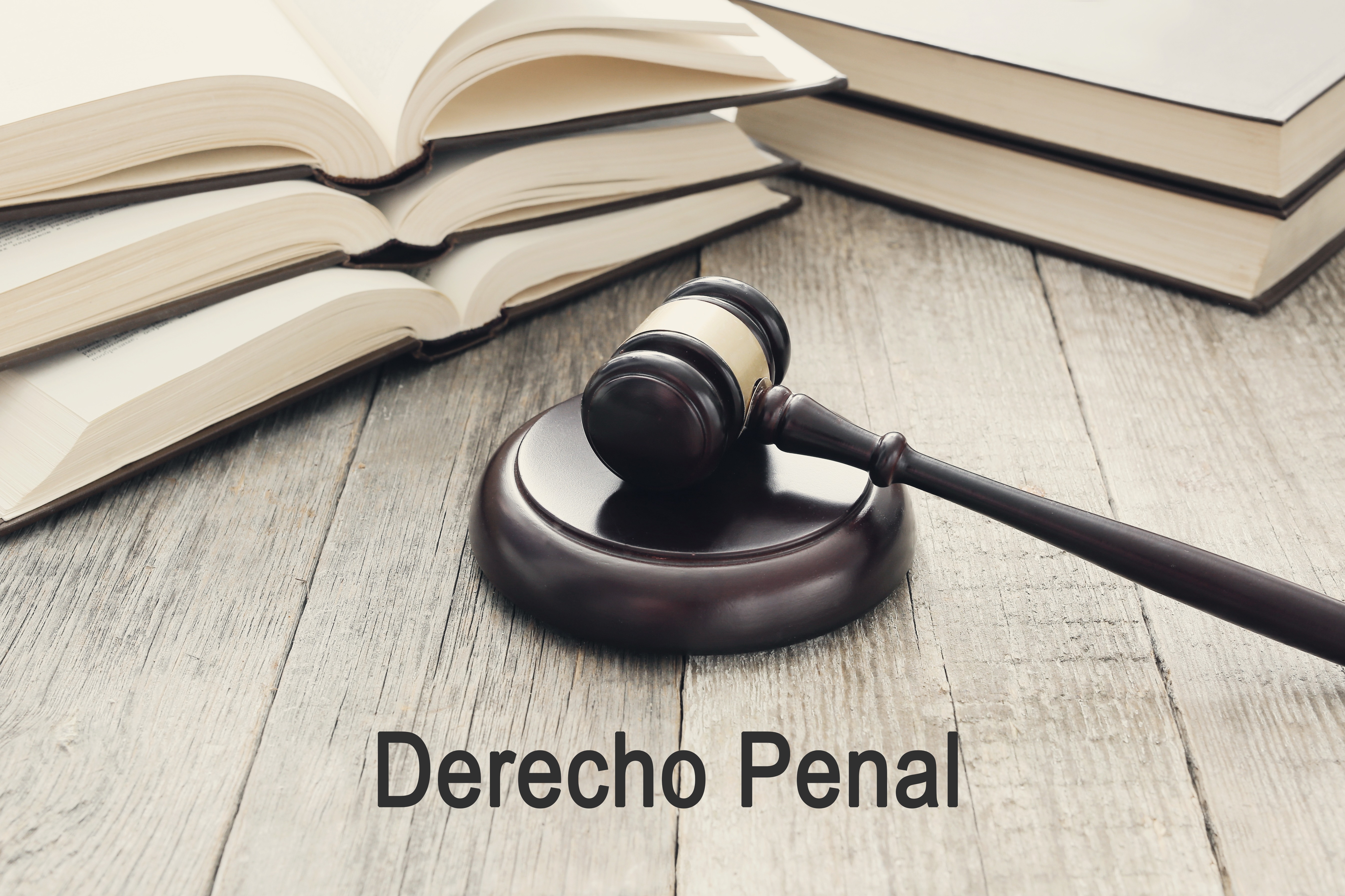 https://0201.nccdn.net/1_2/000/000/0c4/f72/derecho-penal.jpg