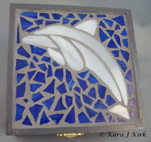 https://0201.nccdn.net/1_2/000/000/0c5/009/06-24-13-Wooden-Dolphin-Mosaic-Box-Gray-2-4x6-305x288.jpg