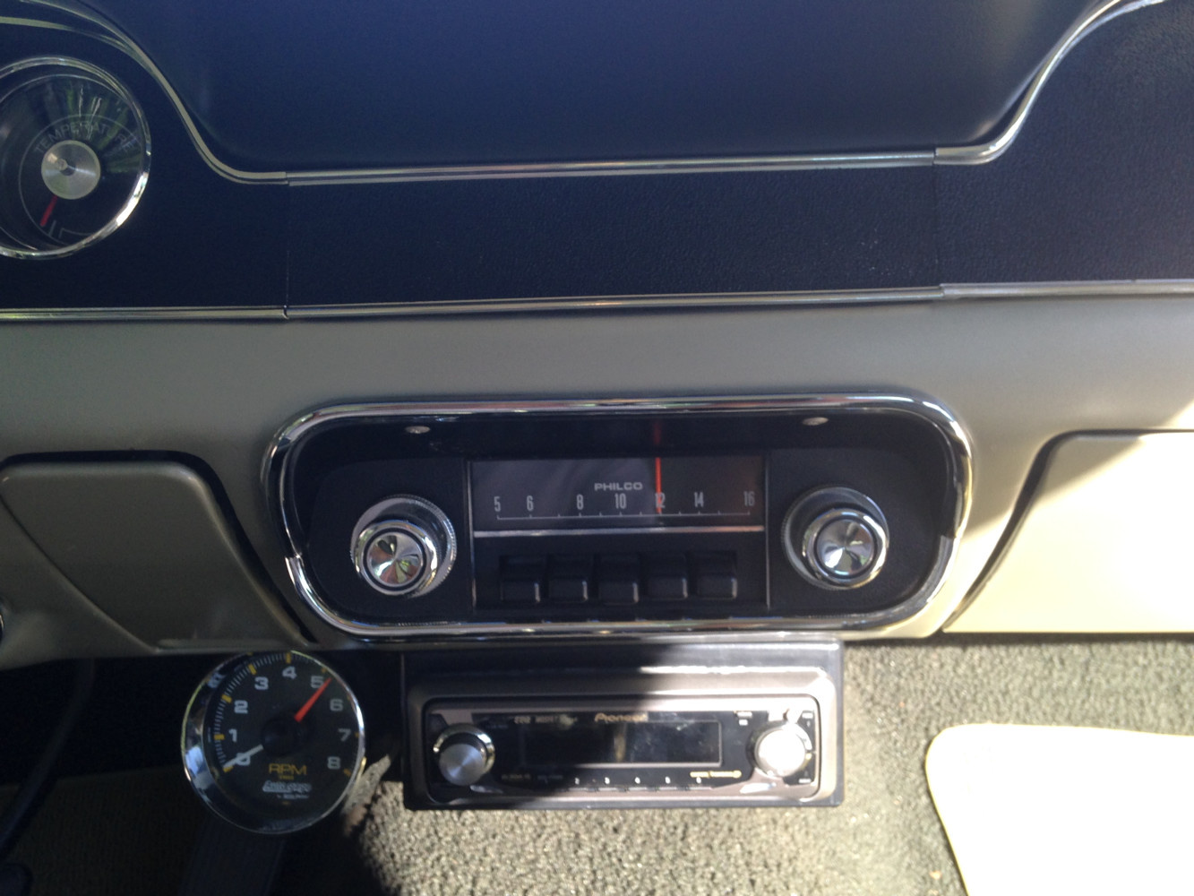 Original Stereo does not work, another added below that works perfect!