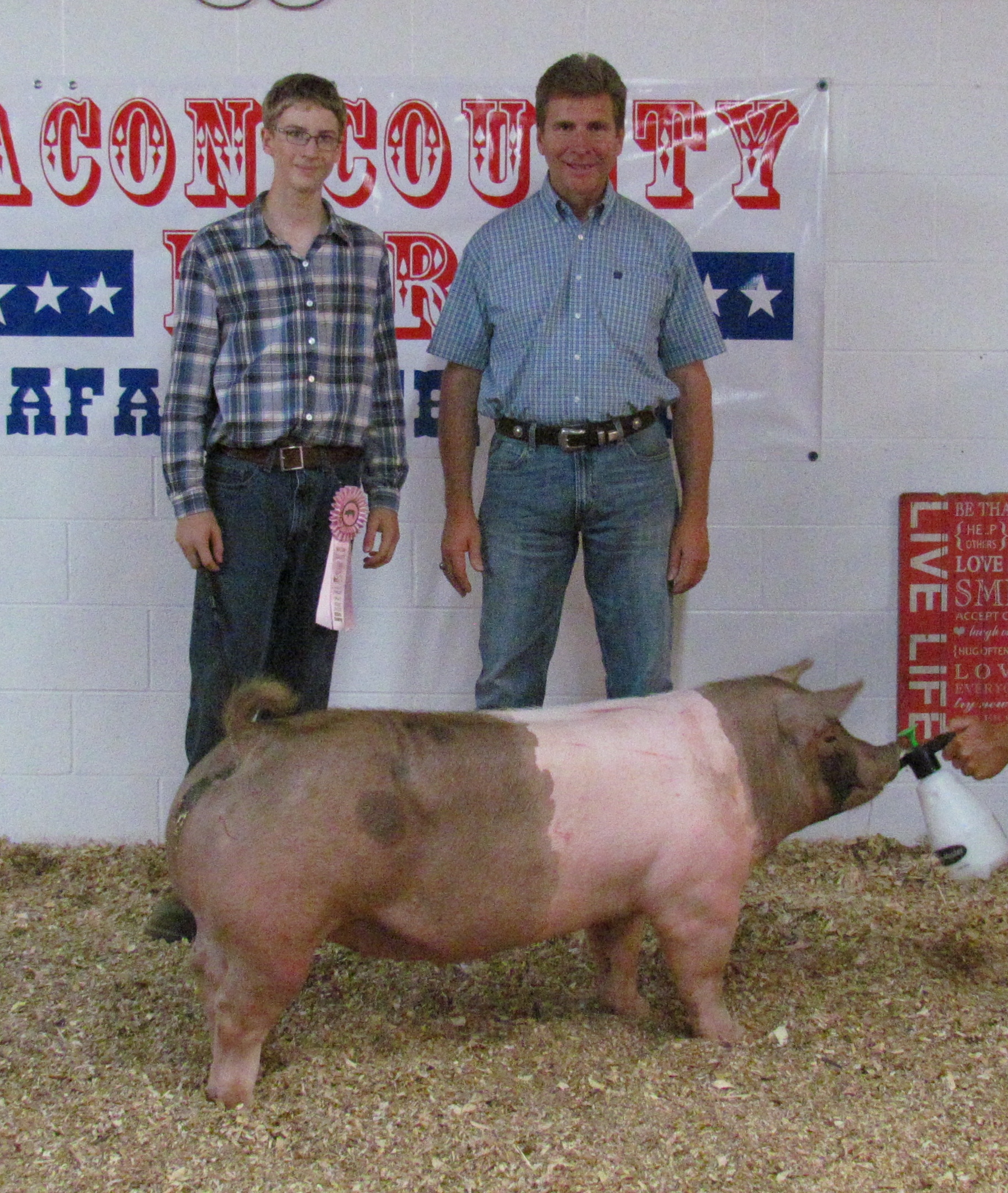 Mertz Family
Macon County Fair:
Reserve Heavy Weight Champion
1st, 2nd and 3rd in class