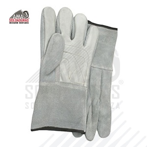 MIXTO LARGO
Categoría: Soldadura
Fabricados con: Piel y carnaza
Descripción: Tamaño estándar. Guante de color natural combinado de carnaza largo y piel, reforzado en la palma. Ideal para trabajos pesados y de soldadura, teniendo una mayor suavidad para la realización de los mismos por tener la palma de piel por lo que se amolda mejor a la mano. No mancha la piel del trabajador ya que no contiene anilinas de color.