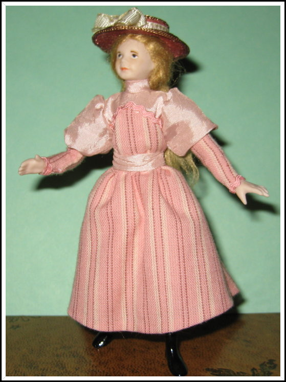 12TH SCALE
VICTORIAN GIRL