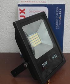Reflector Led 30W 3.000K  Código 
15204 / 6500°K Codigo 15205