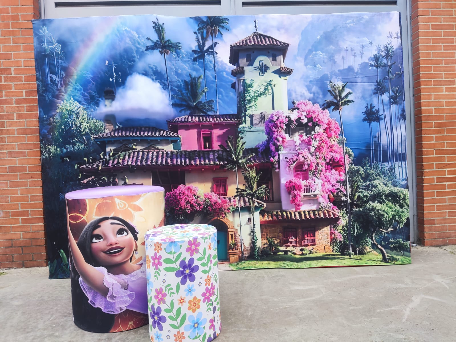 Pared Casa Encanto
Altura 2.20m X 3.12m Ancho
$ 200.000
Cada cilindro $60.000