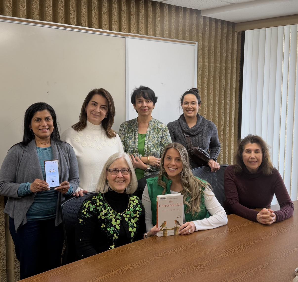 https://0201.nccdn.net/1_2/000/000/0c6/805/book-club.jpg