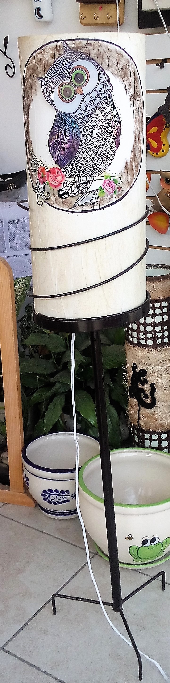 https://0201.nccdn.net/1_2/000/000/0c6/a8d/Lampara-buho-en-pedestal-cilindrico-721x2898.jpg