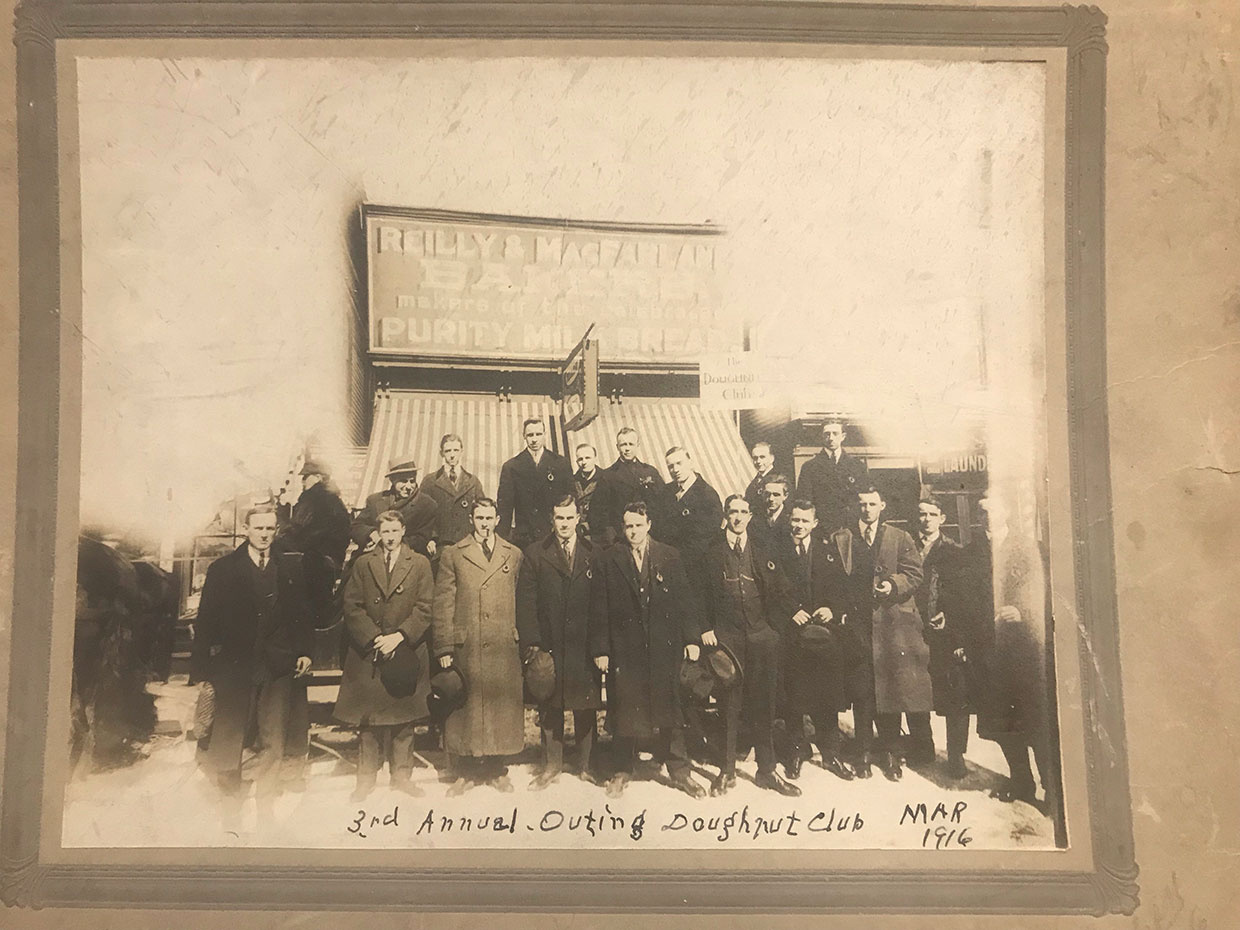 Doughnut Club Outing 1916