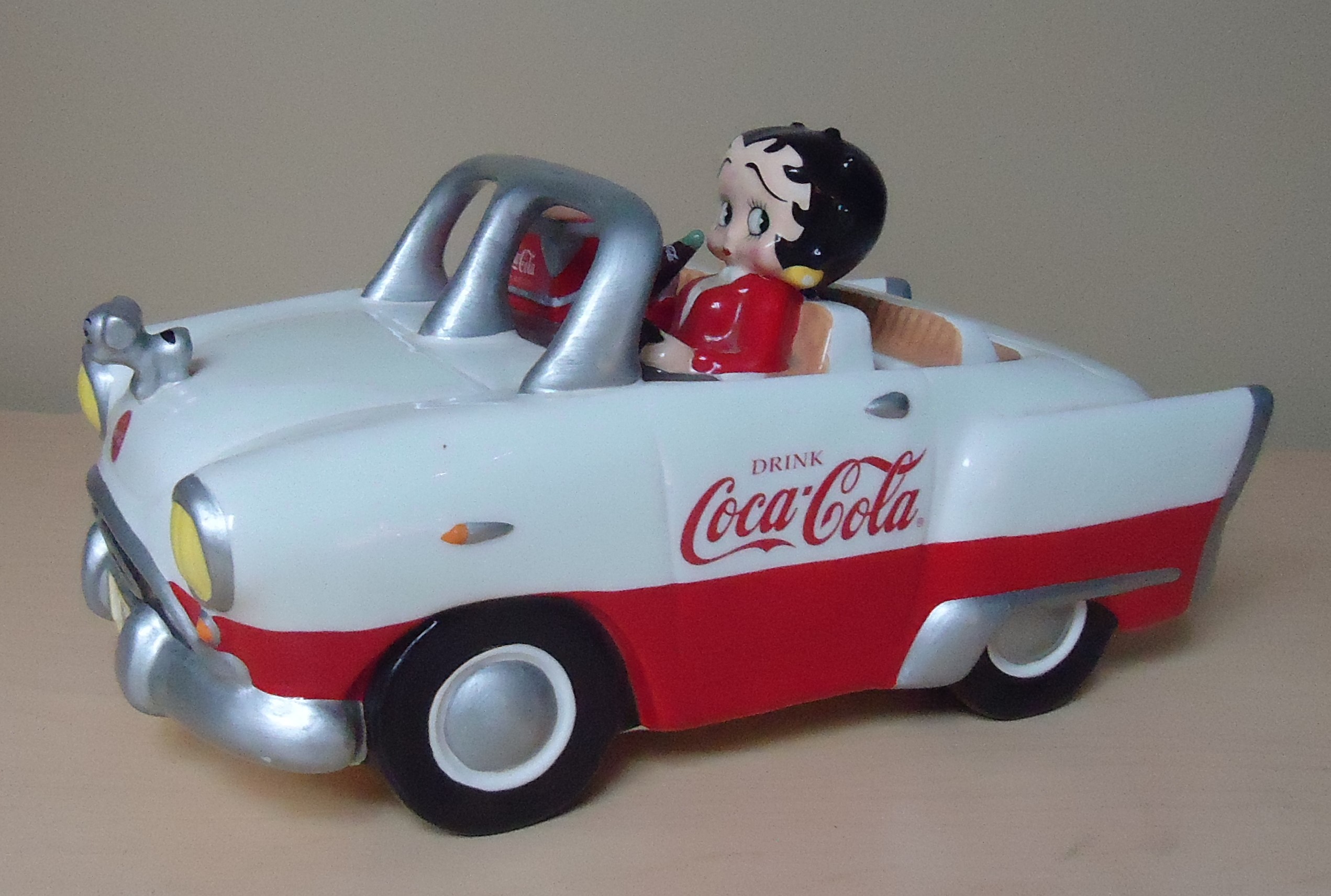 (3D) "Rare" Coca-Cola  Car
W/ Betty Boop
Cookie Jar
$250.00
