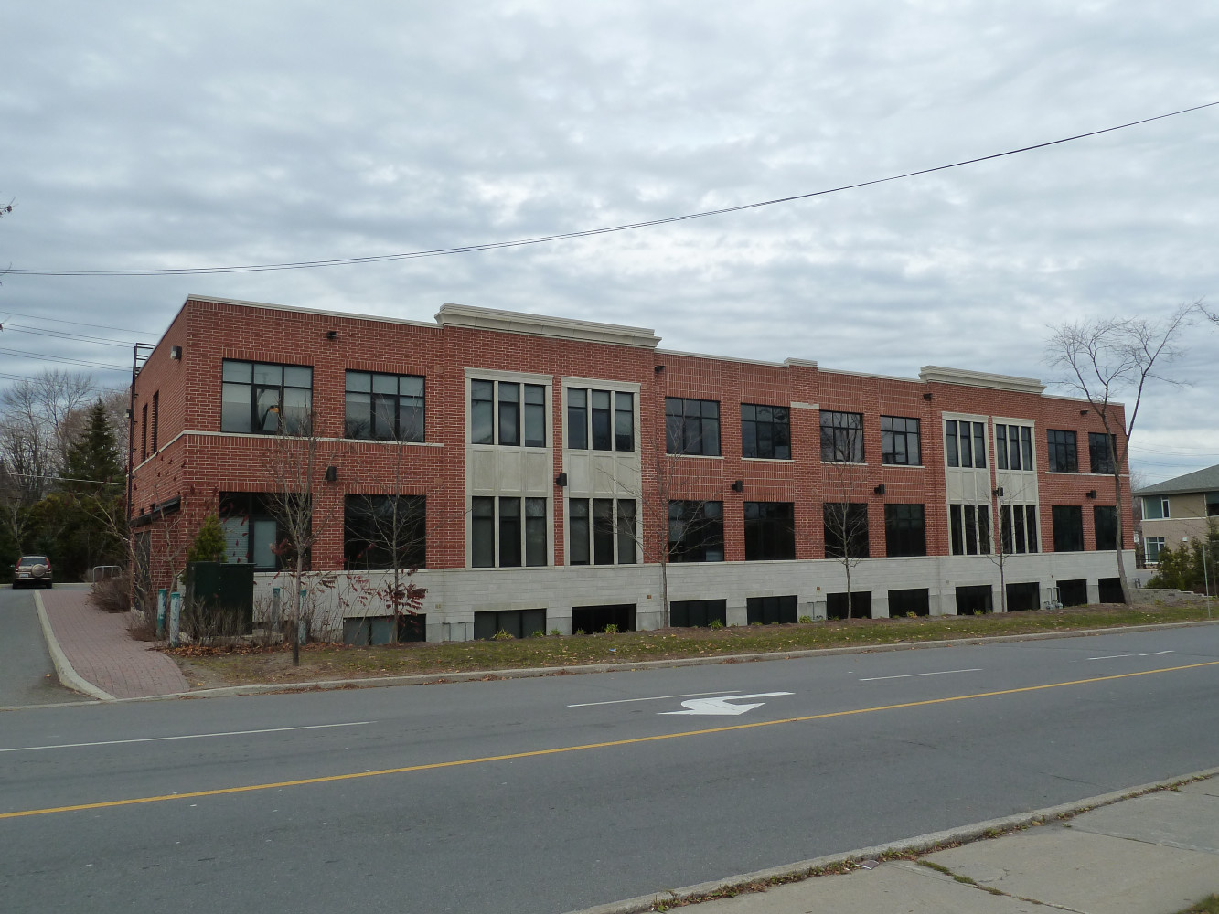 WOOD FRAME OFFICE BUILDING
2725 Queensview DrIve, Ottawa, ON