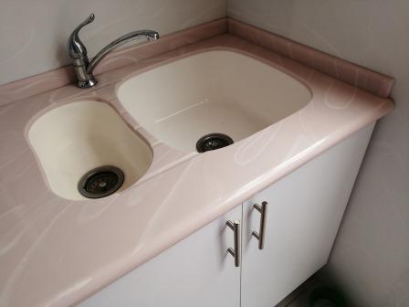 Limpiar sarro. Y pulir cubierta y tarja.