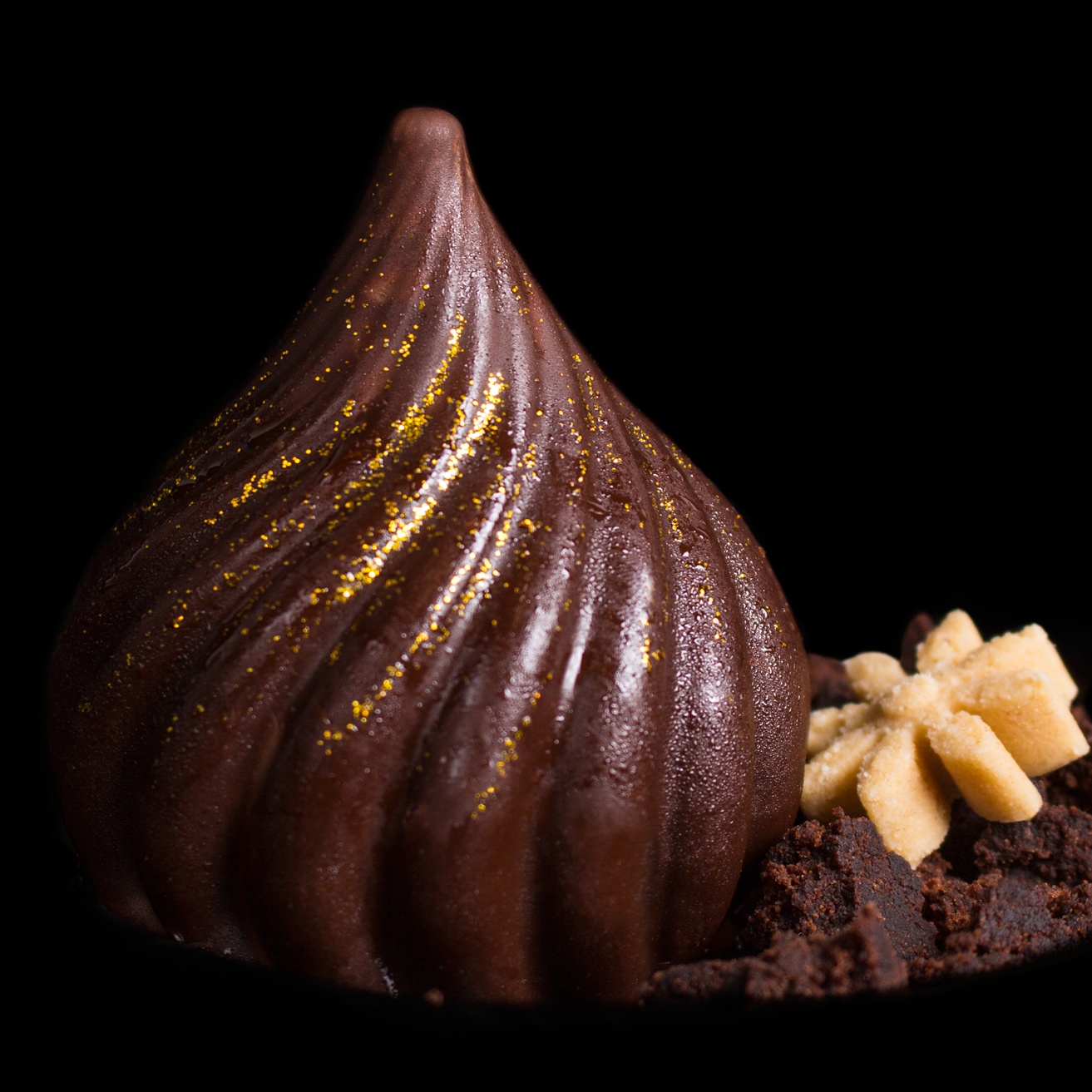 Russian tale
Relleno de ube queso, centro de ganache  de chocolate y pan de chocolate