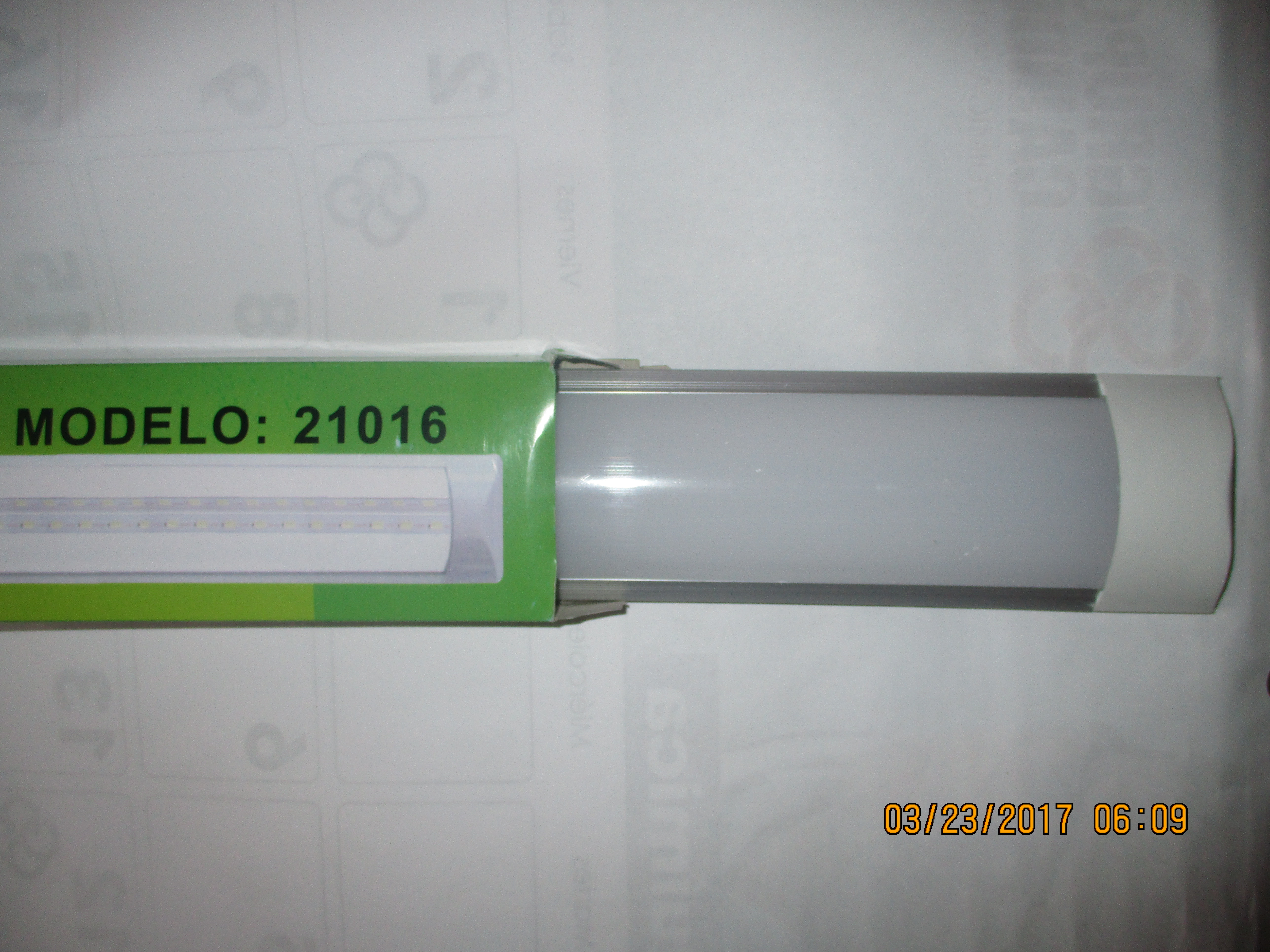 TUBO DE LED 36W LUZ OPALINA
CÓDIGO:21016
MARCA: DUBAI