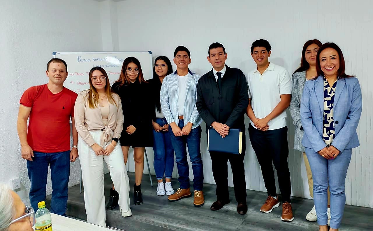 Alumnos Univ. UNIPLEA