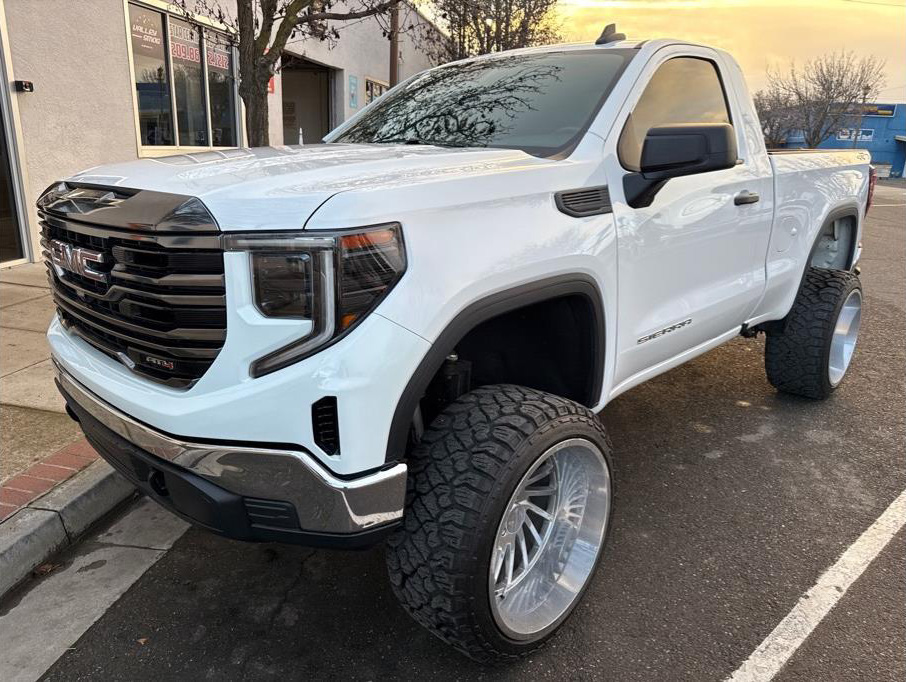 2022 GMC Sierra 1500 Regular Cab from 33 Auto Sales
Miles: 53,097
Drive: 4WD
Trans: Automatic, 8-Spd w/Overdrive
Engine: 4-Cyl, HO, Turbo, 2.7 Liter
Stock: 1628
VIN: 3GTNUAEK3NG536423