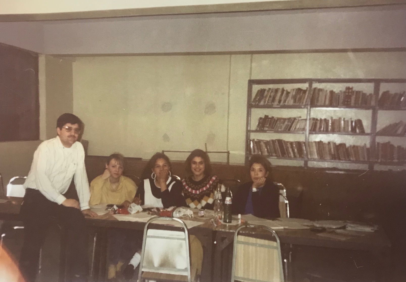 un primer plano de una planta verde con muchas hojas