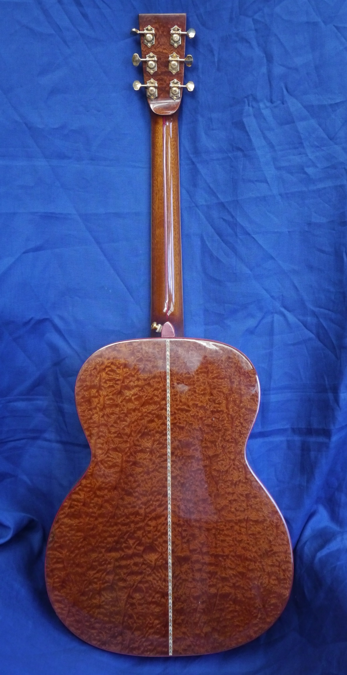 https://0201.nccdn.net/1_2/000/000/0ca/377/om-pomelo-sapele.jpg
