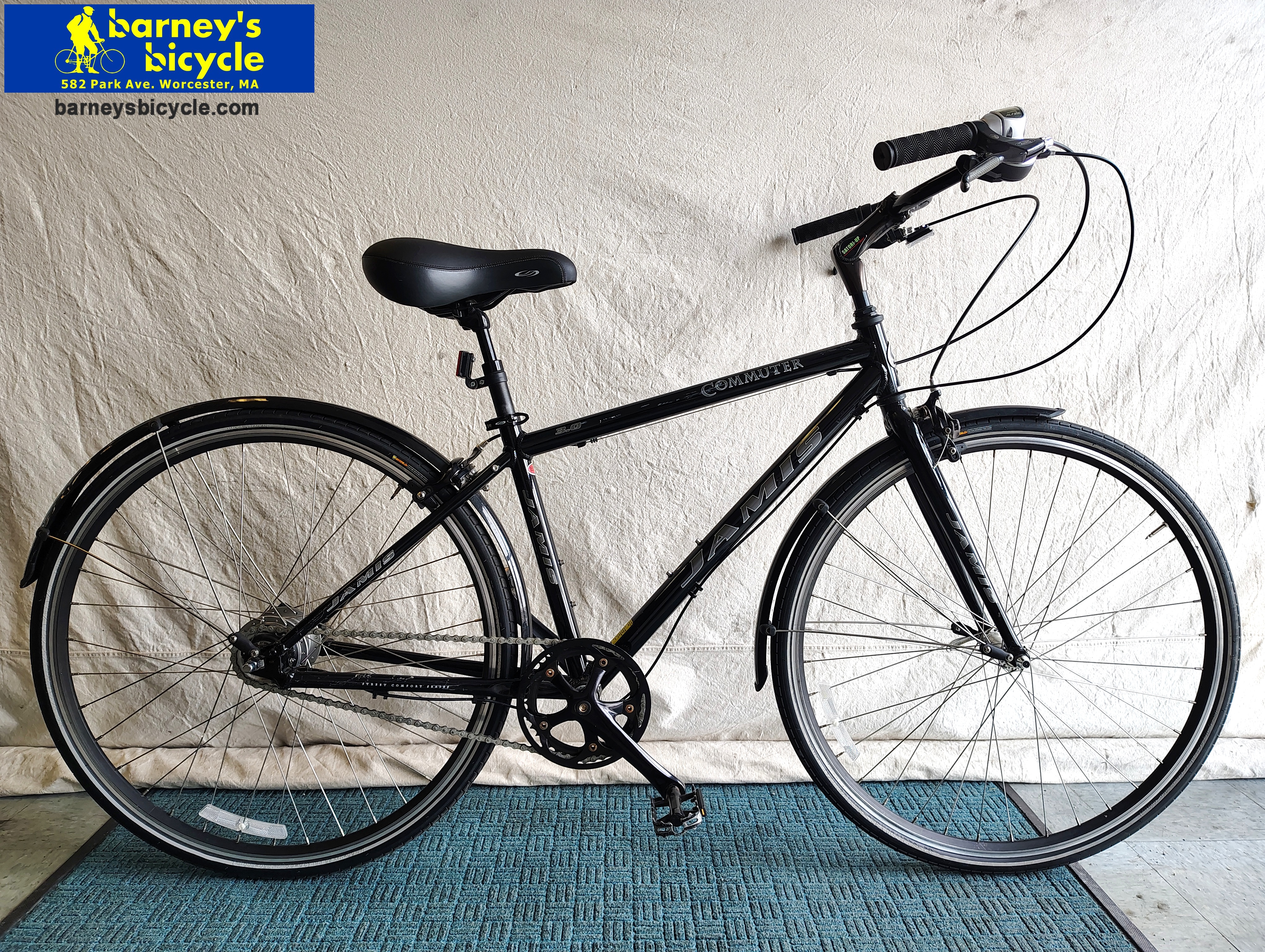 Jamis Commuter
Frame Size: 17" MD / Rider Height: 5'6-5'9
$429.00 (Professionally Tuned)