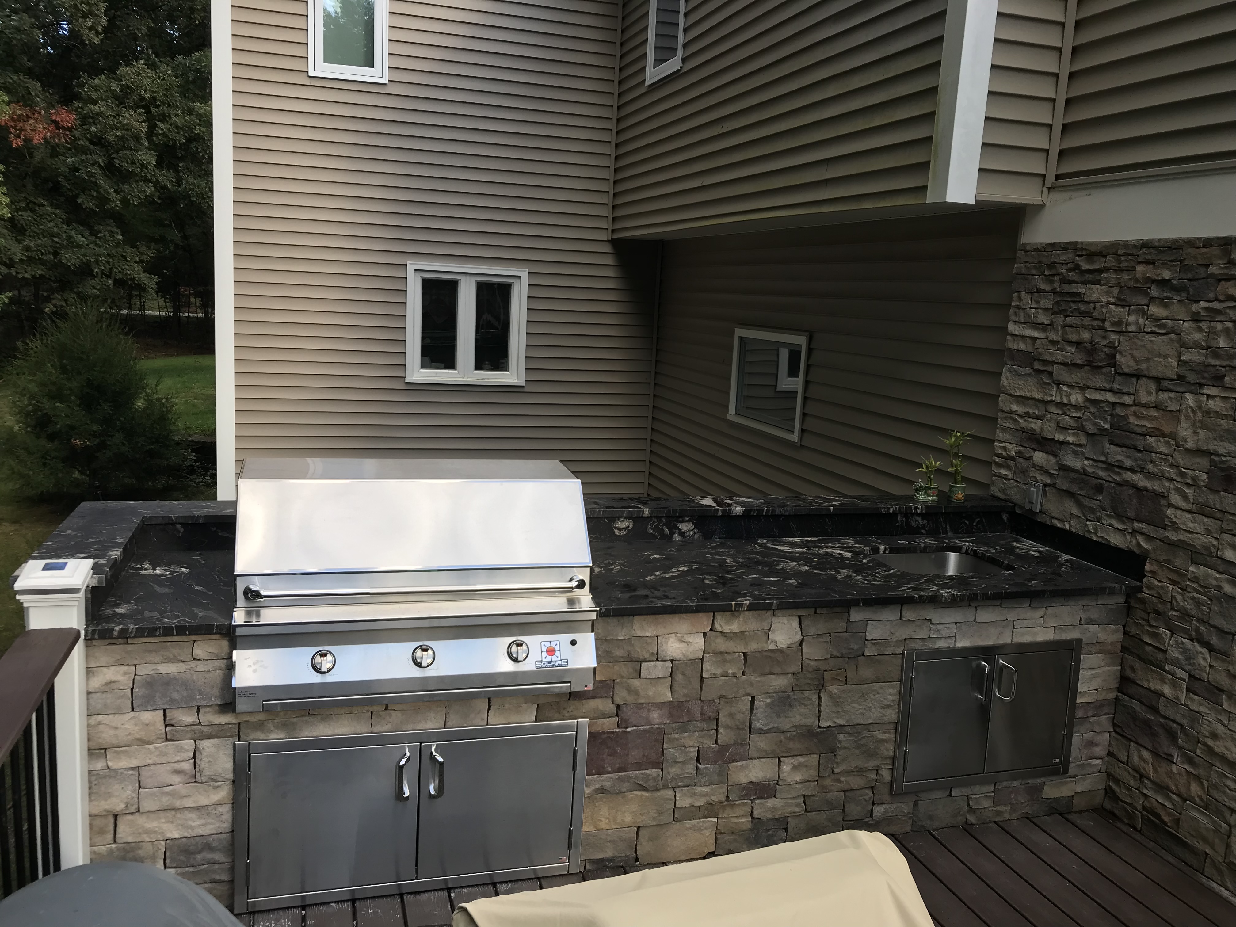 https://0201.nccdn.net/1_2/000/000/0ca/5e8/outdoor_grill_builtin.jpeg