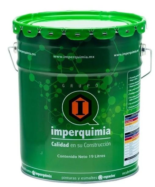 Woman wearing a casual attire