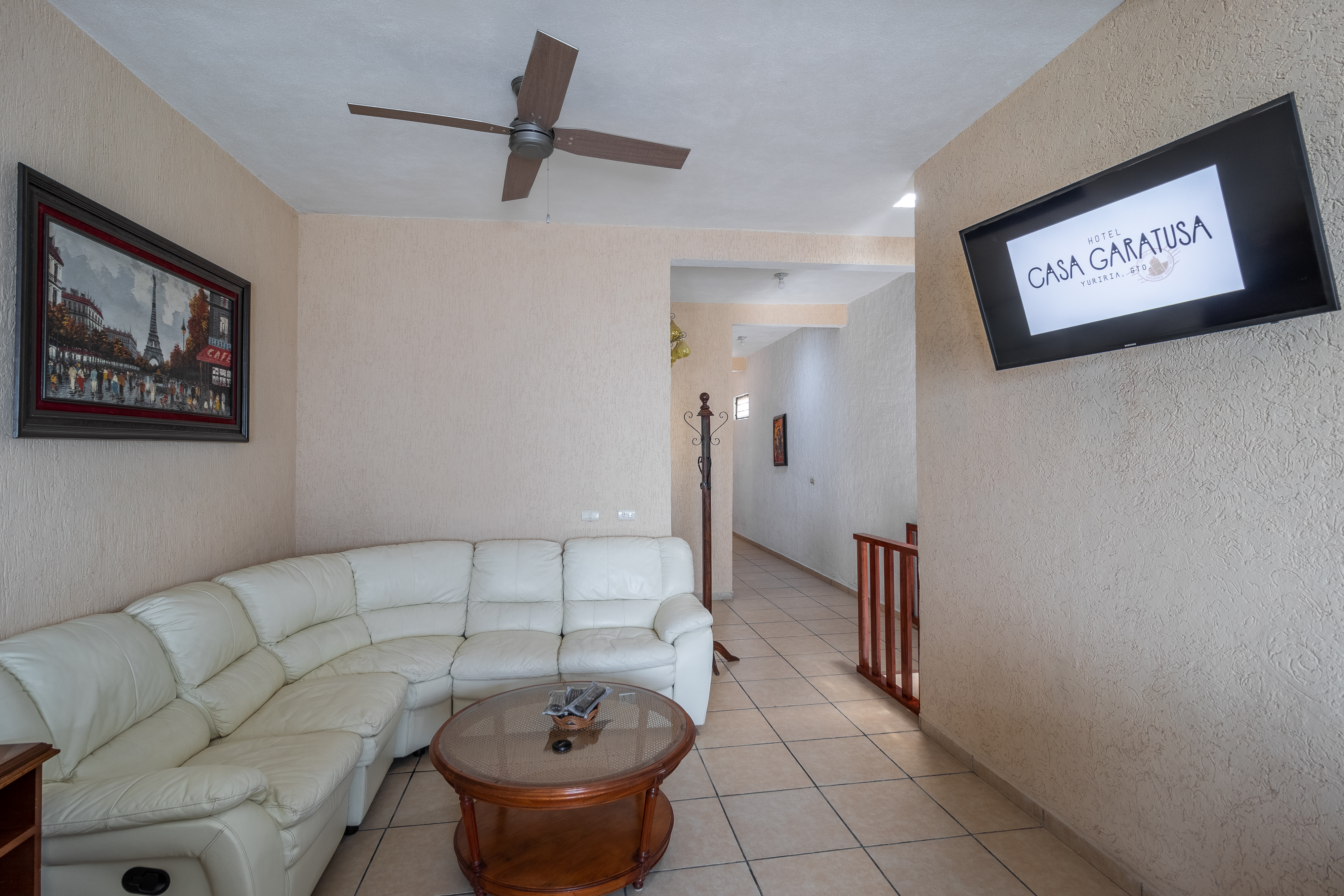 https://0201.nccdn.net/1_2/000/000/0ca/7ae/casa-garatusa-39.jpg