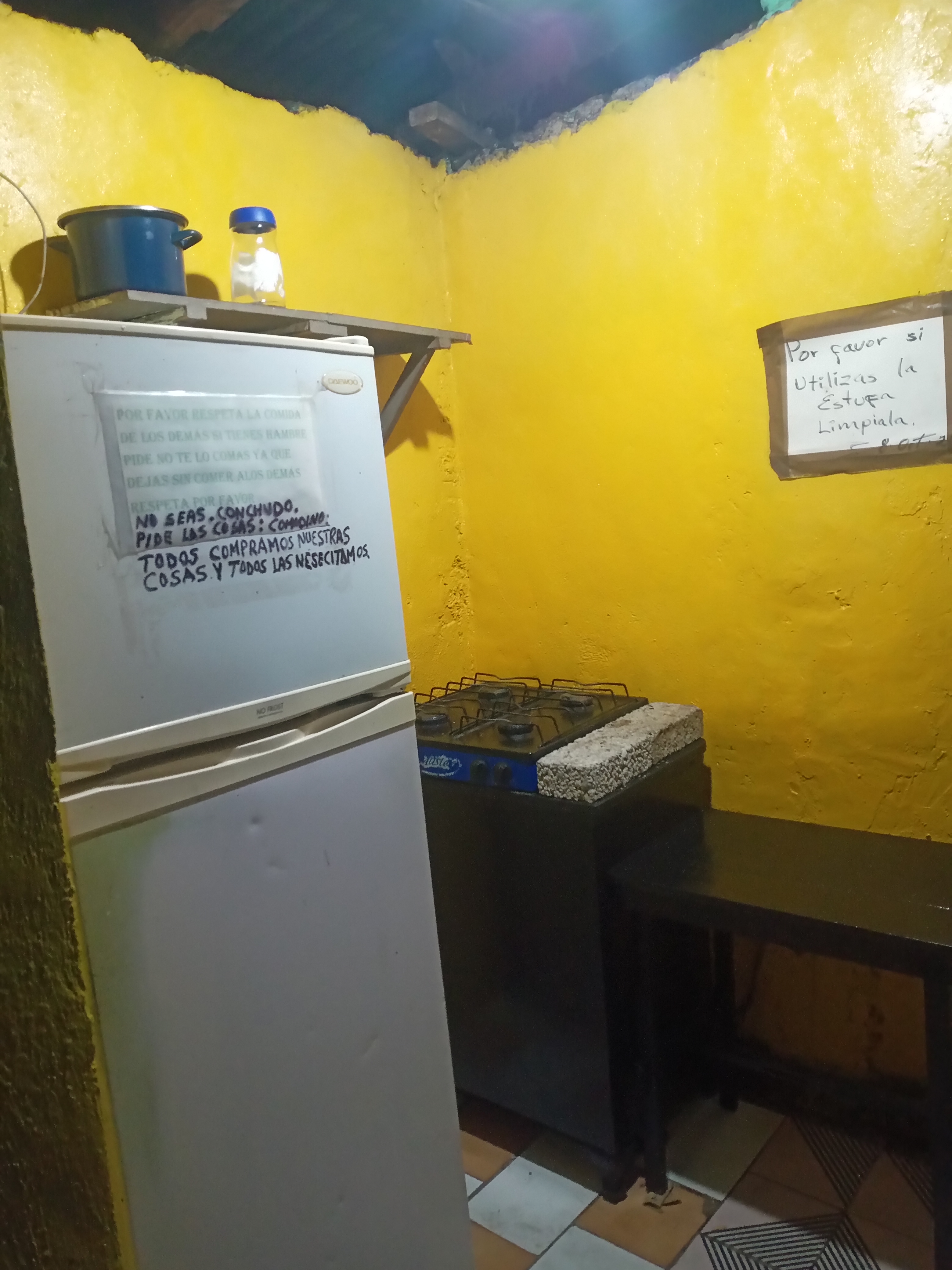 https://0201.nccdn.net/1_2/000/000/0cb/551/cocina-2.jpg