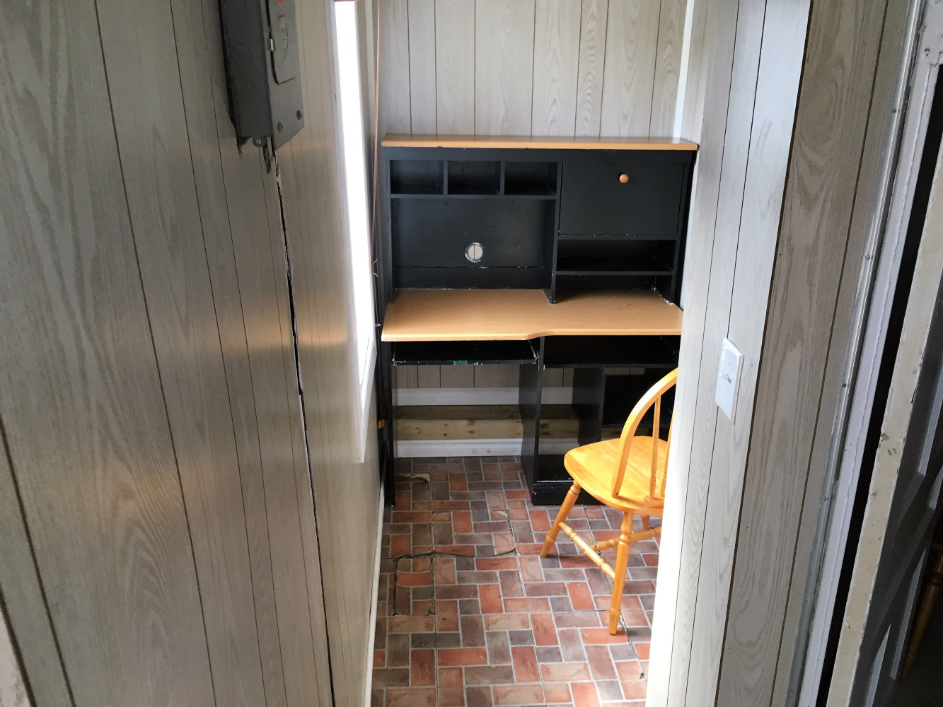 Small Office/Study Room