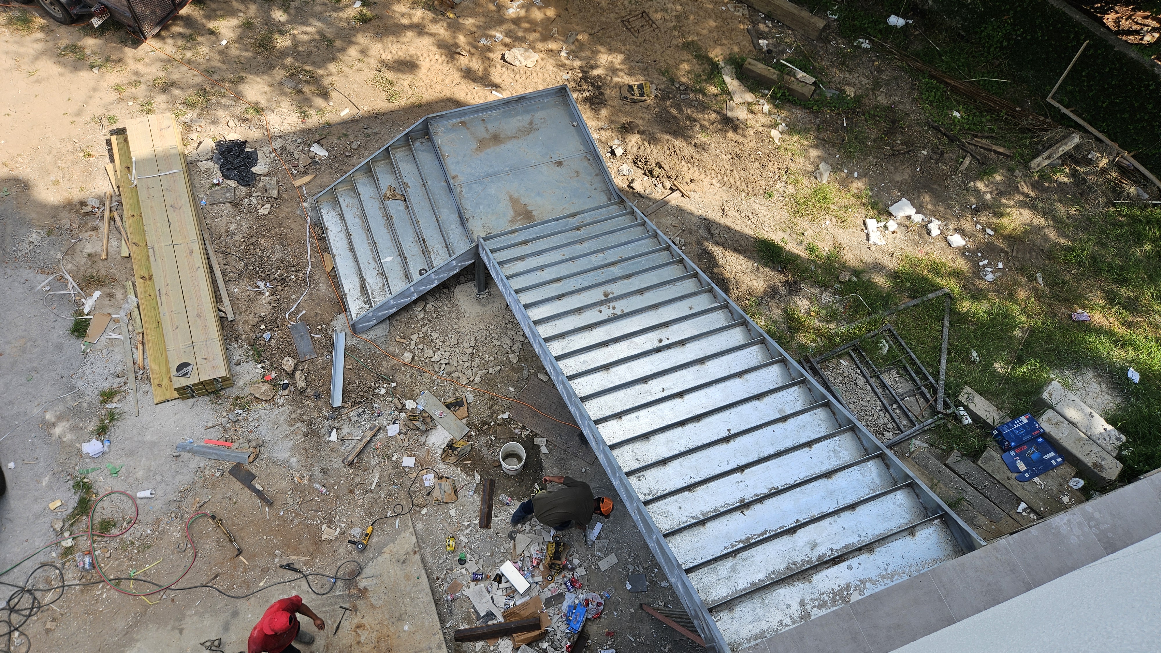 https://0201.nccdn.net/1_2/000/000/0cb/81a/nasa-staircase-1.jpg