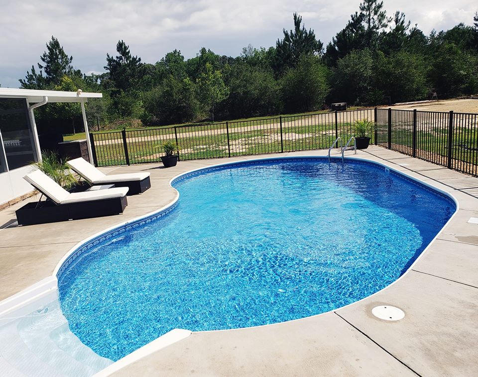 Vinyl w/ Concrete Deck