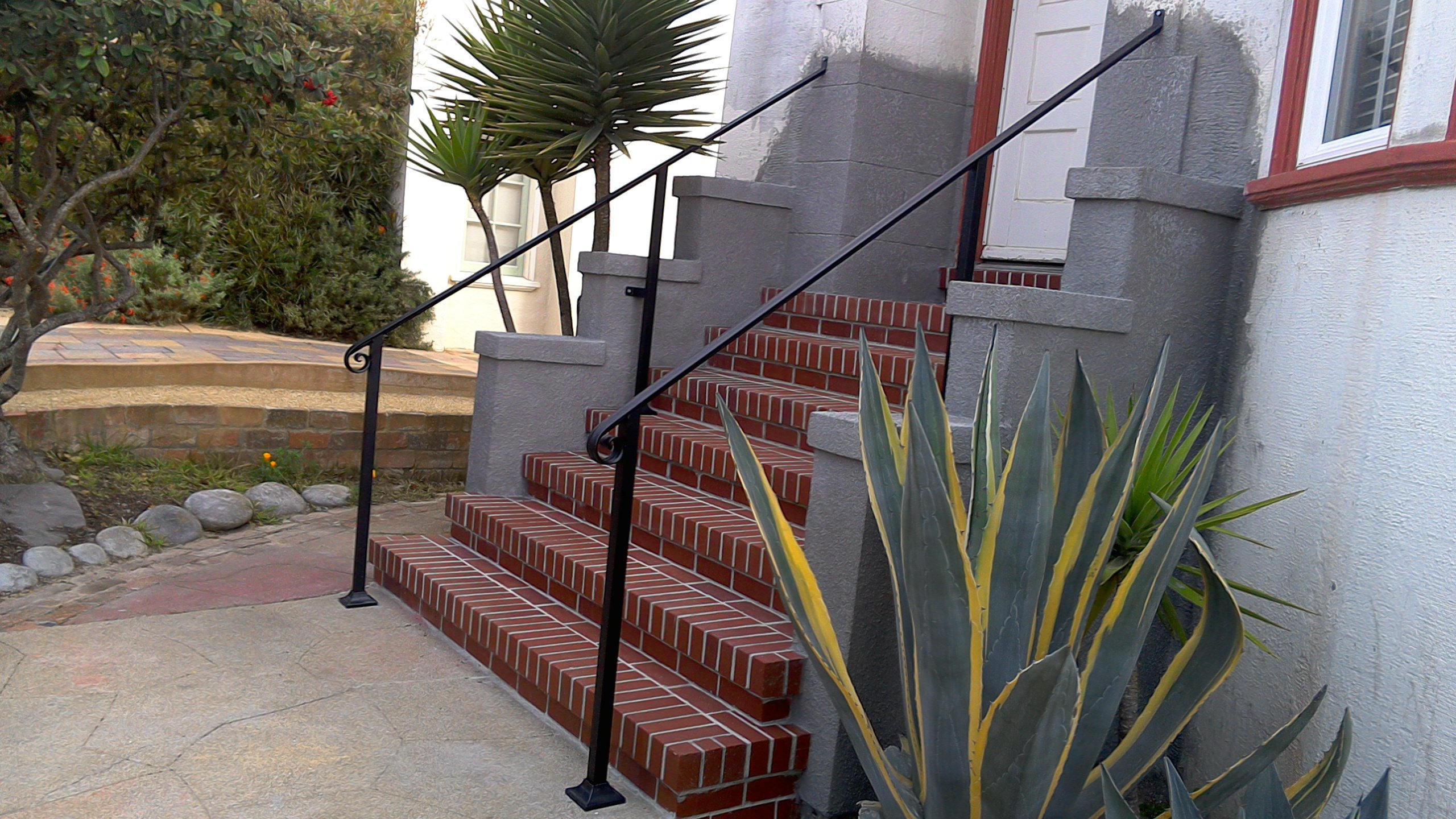 Handrail w/ Posts Example 2 (Molded Cap w/ Square Posts)
