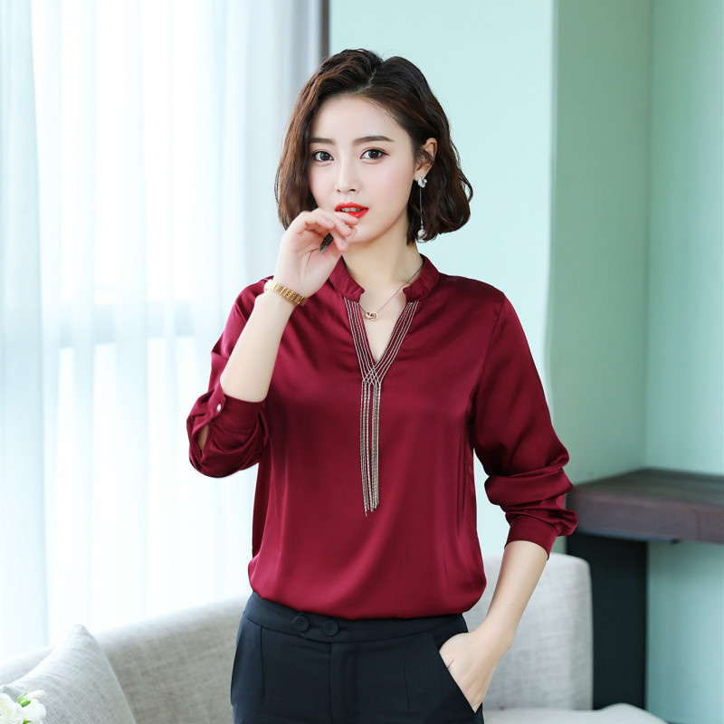 https://0201.nccdn.net/1_2/000/000/0cd/072/Blusa-Vinotinto-con-aplique-dorado-800x800.jpg