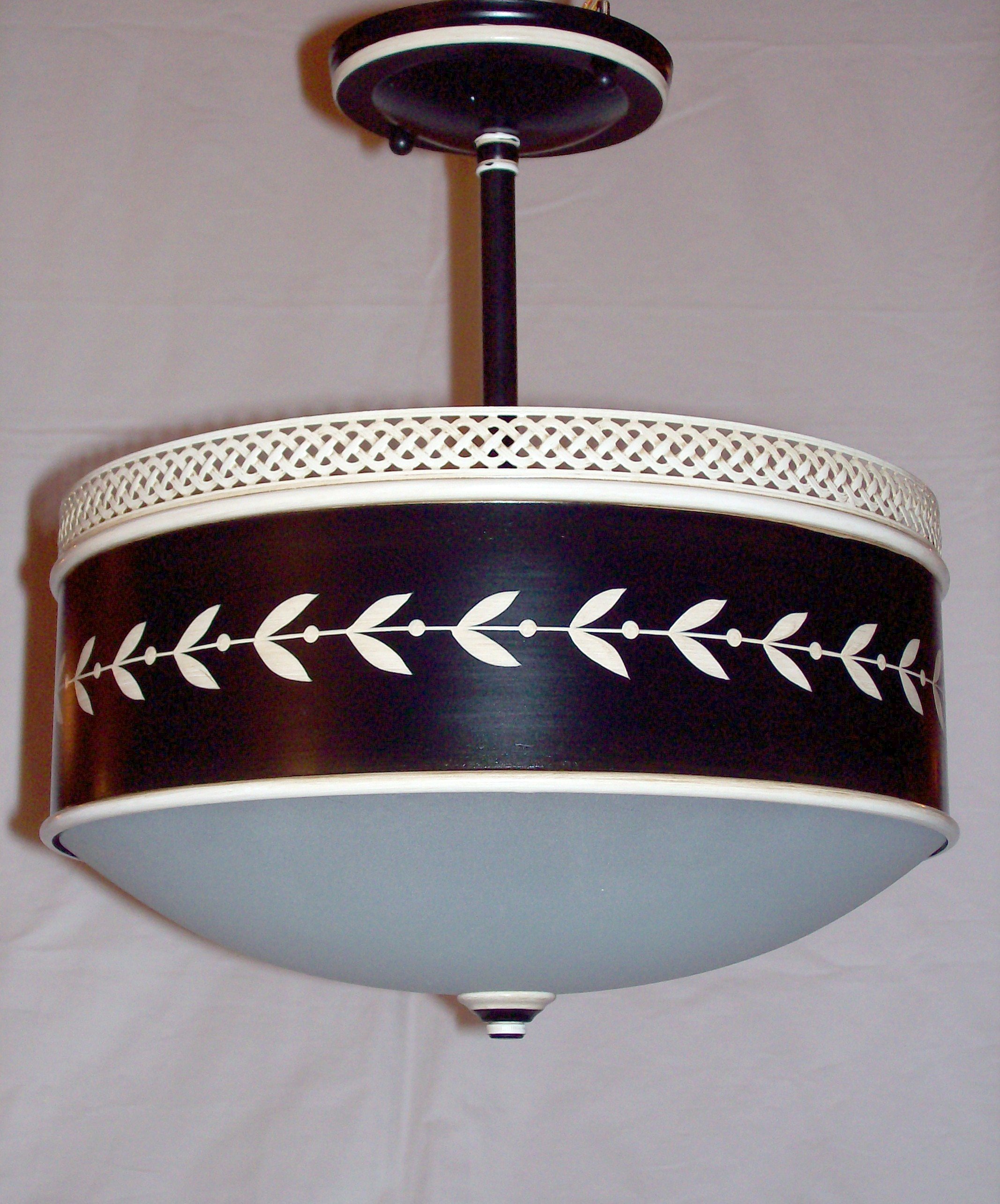 Round Tole Pendant
DP 3406 (12" D as shown)
various sizes available
