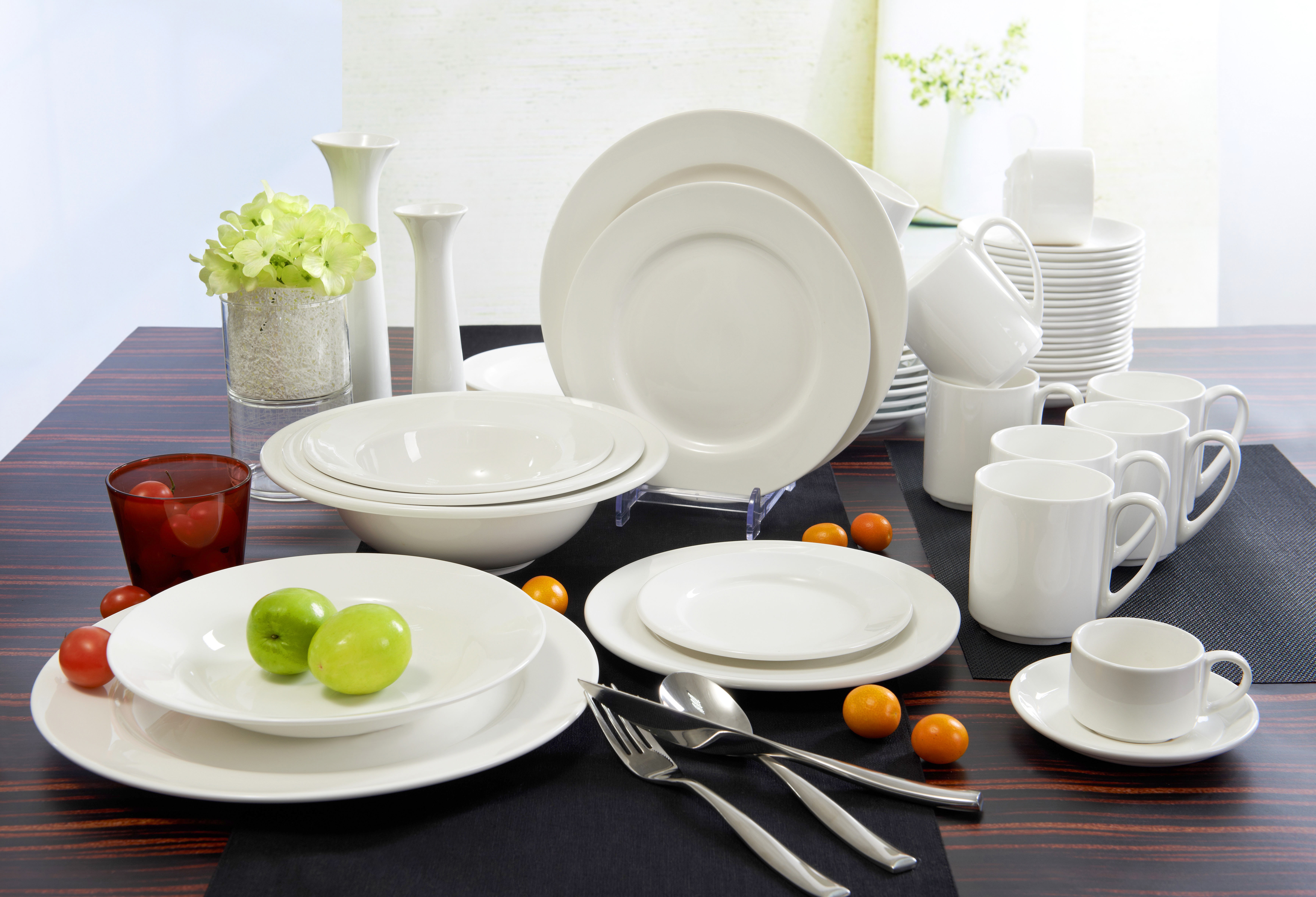 https://0201.nccdn.net/1_2/000/000/0cd/63b/basic-bistro.jpg