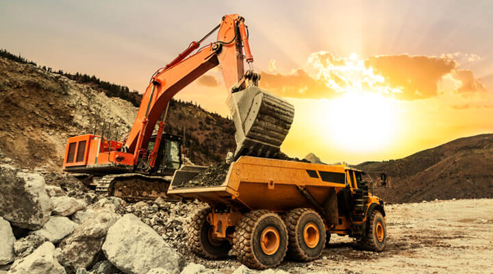 Renta de Maquinaria para la Construcción - CAMIONES DE SERVICIO