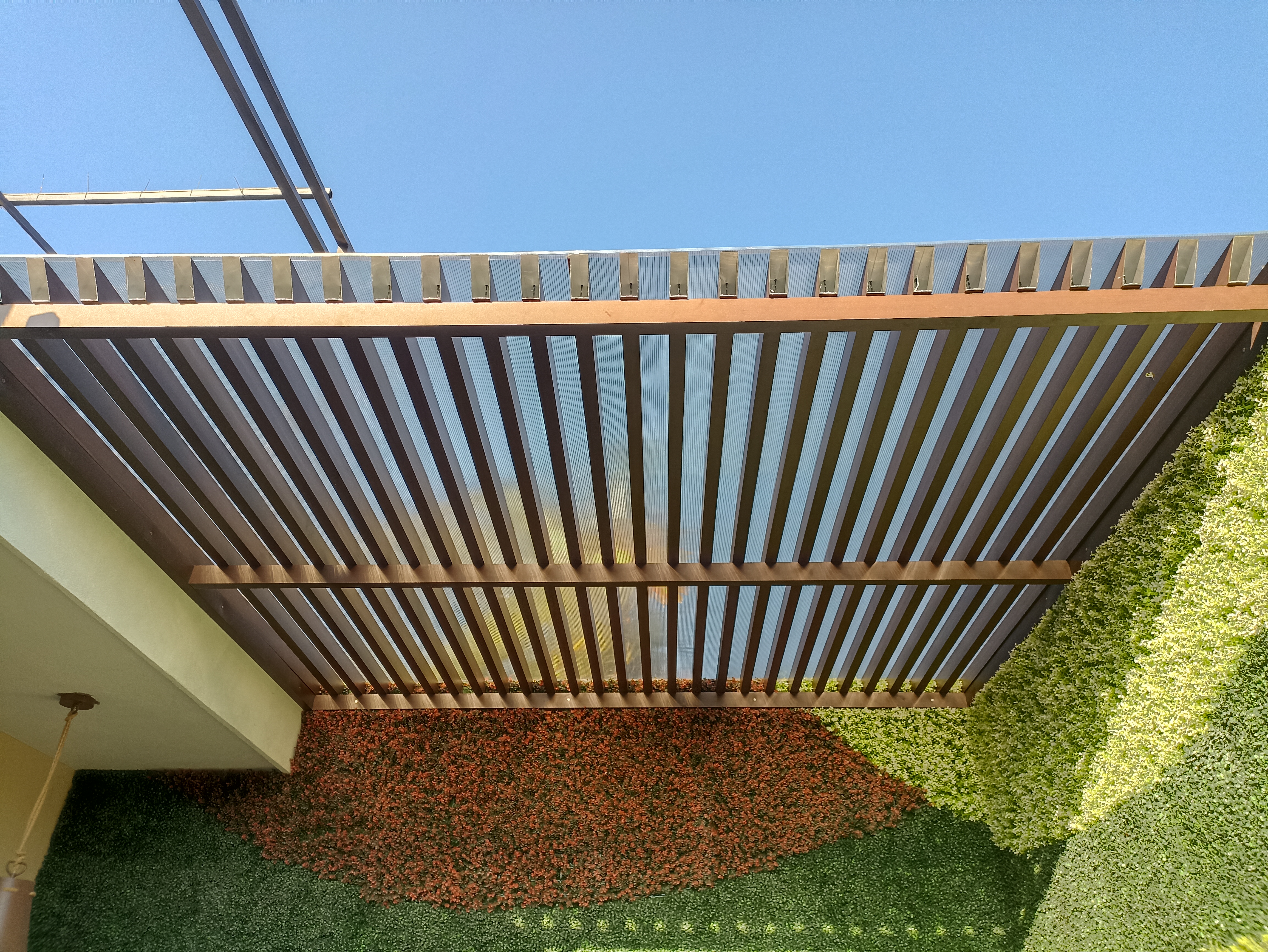 Aluminio y Policarbonato