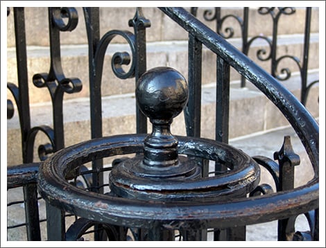 Wrought iron spiral outdoor bannister||||