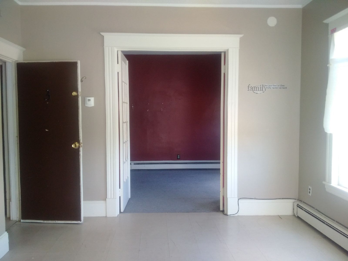 421 Douglas #3 Living Room