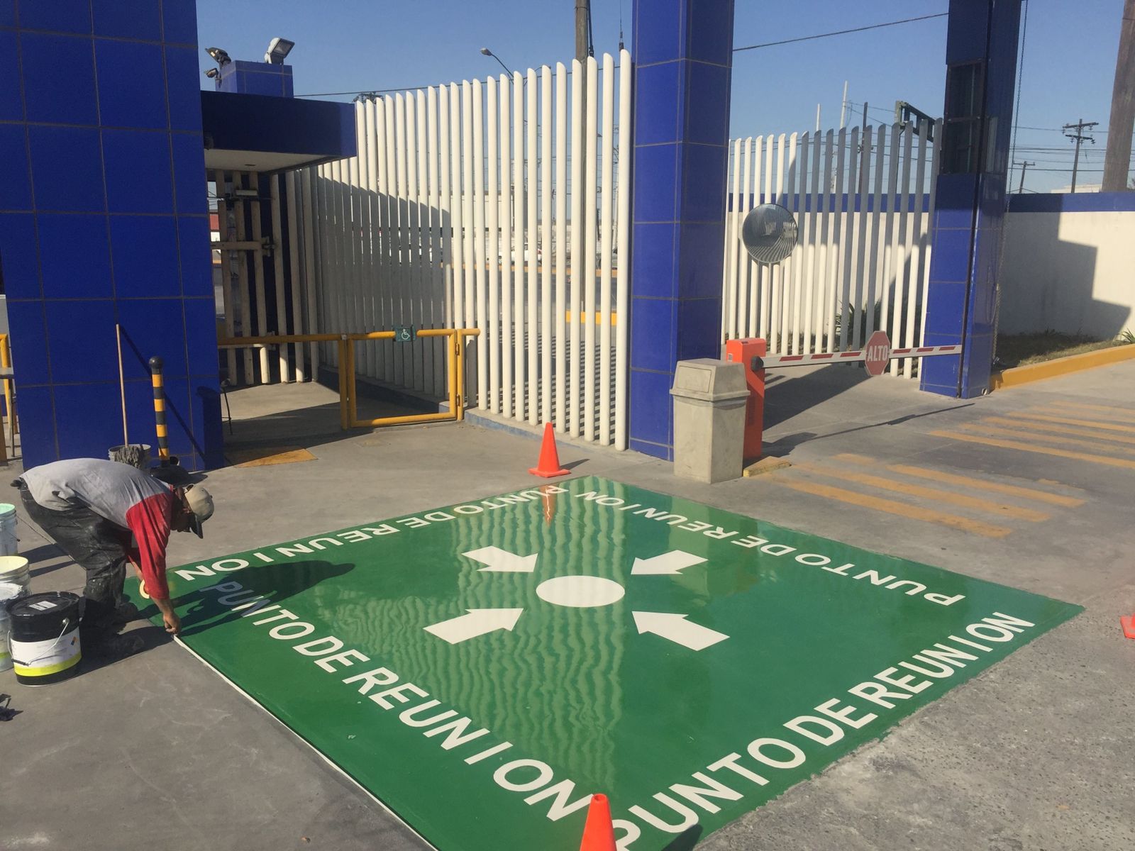 SISTEMA DE SEÑALIZACION EPOXICO - PUNTO DE REUNION