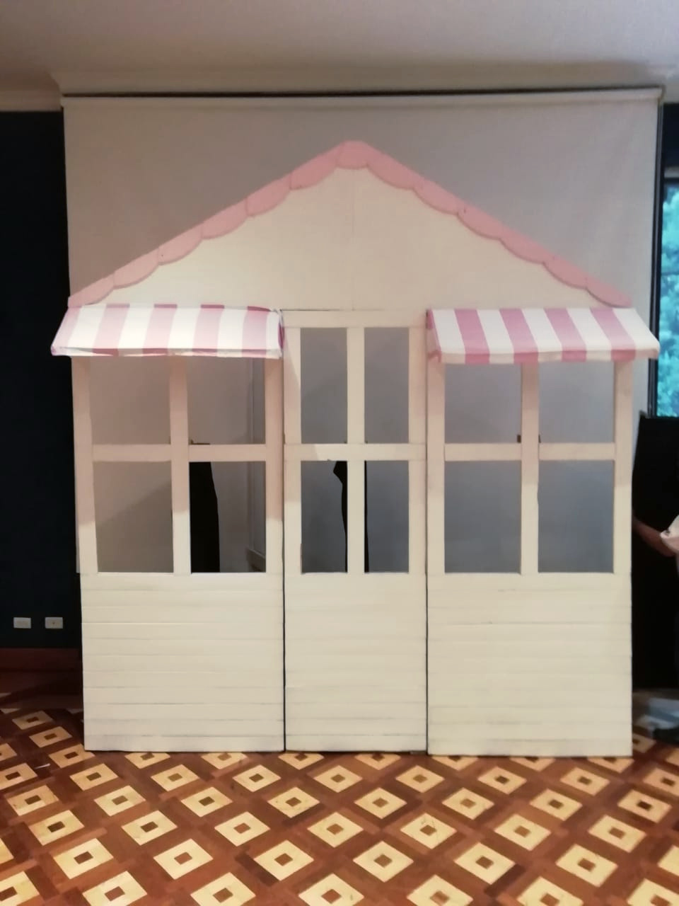 Ventanas 
Color blanco
3 metro alto X  2.73 M, 
Alquiler $350.000