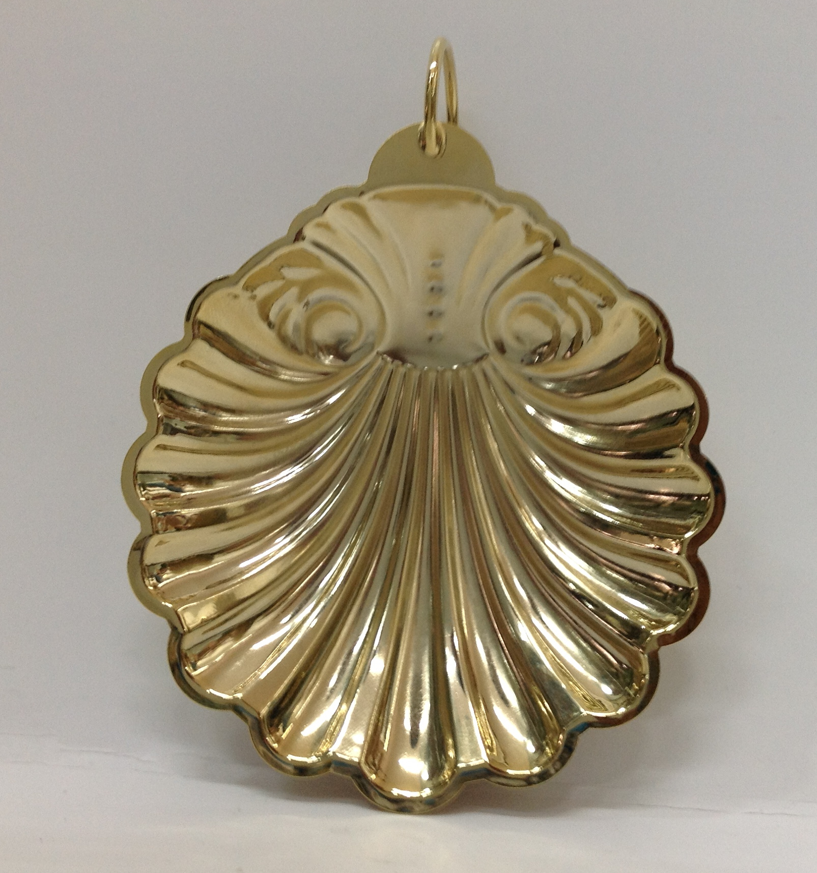 CONCHA PARA BAUTIZO DE LATÓN 