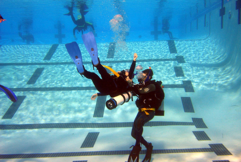 CLASES EN ALBERCA PARA PRINCIPIANTES