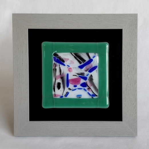 "Bird Song"
by Nataliya Guchenia
Glass Size - 5-1/2"H X 5-1/2"W
$200.00