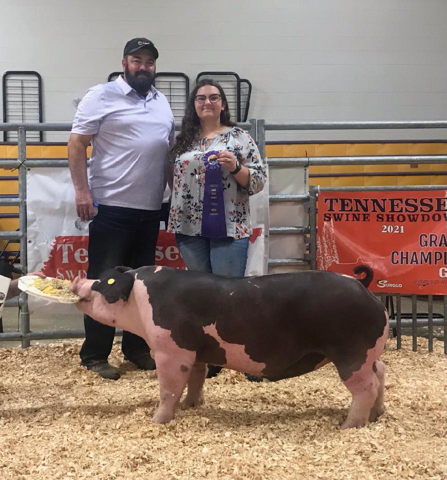 Alexis Mears
2021 TN Swine Showdown
Champion Spot Barrow
(TN Kids Only)
Reserve Champion Spot Barrow 
(TN Bred)