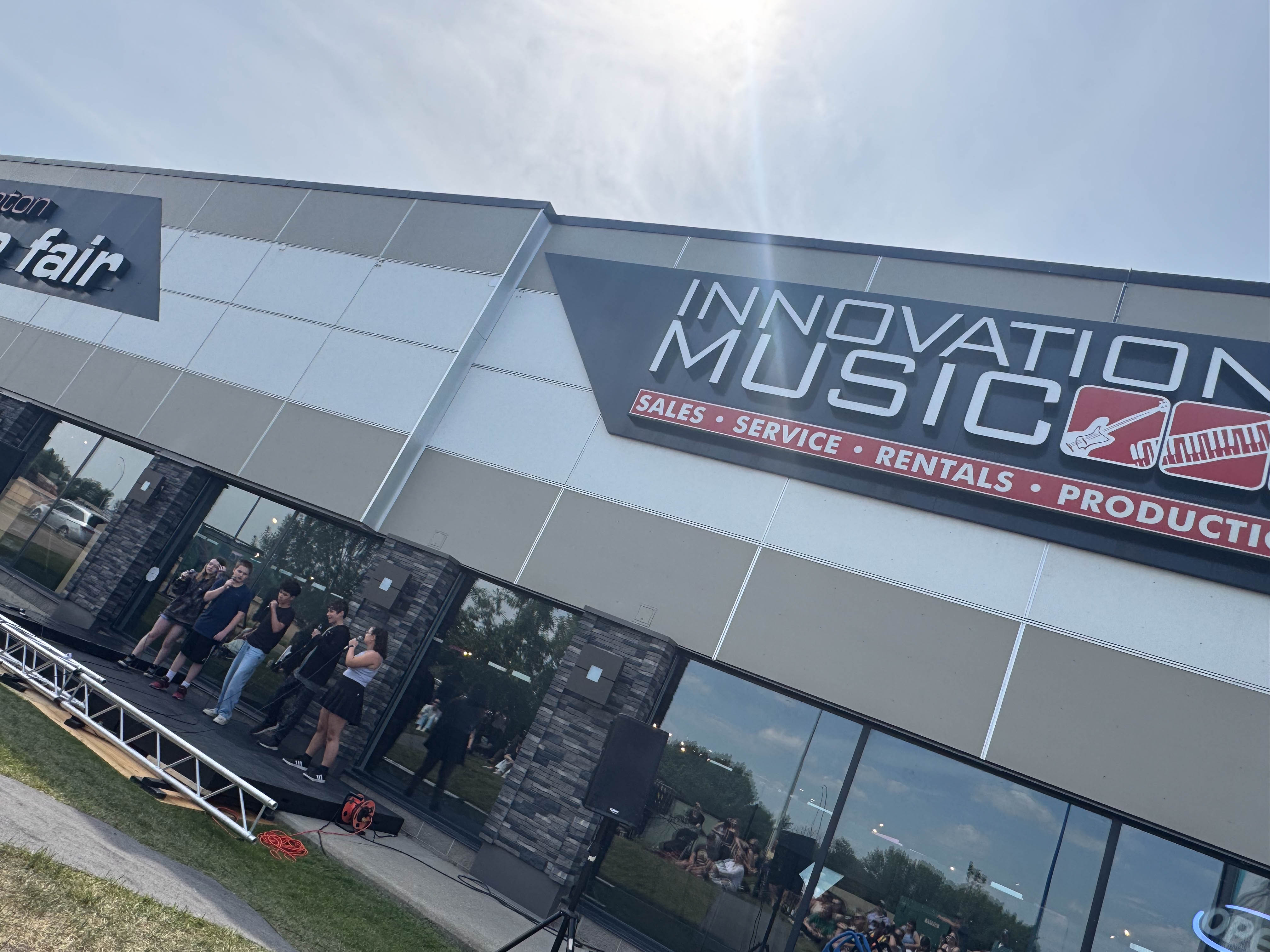 https://0201.nccdn.net/1_2/000/000/0d1/5c1/edmonton-order-29.jpg