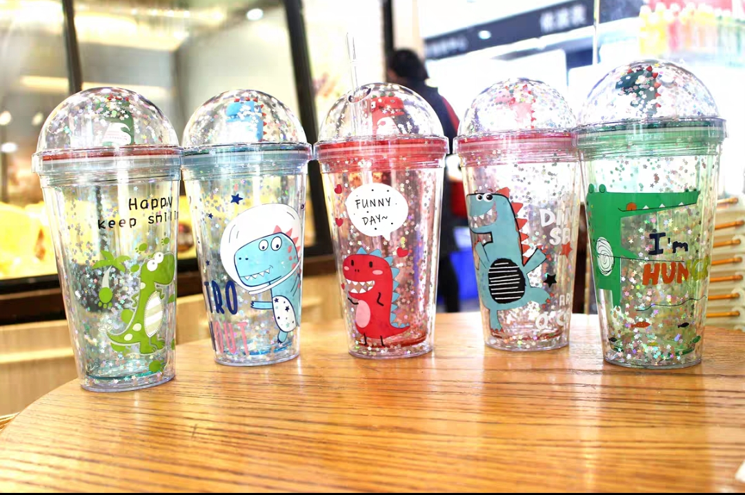 BW-25
VASO DE DINOSAURIO CON MUÑECO
CAPACIDAD DE 430 ml