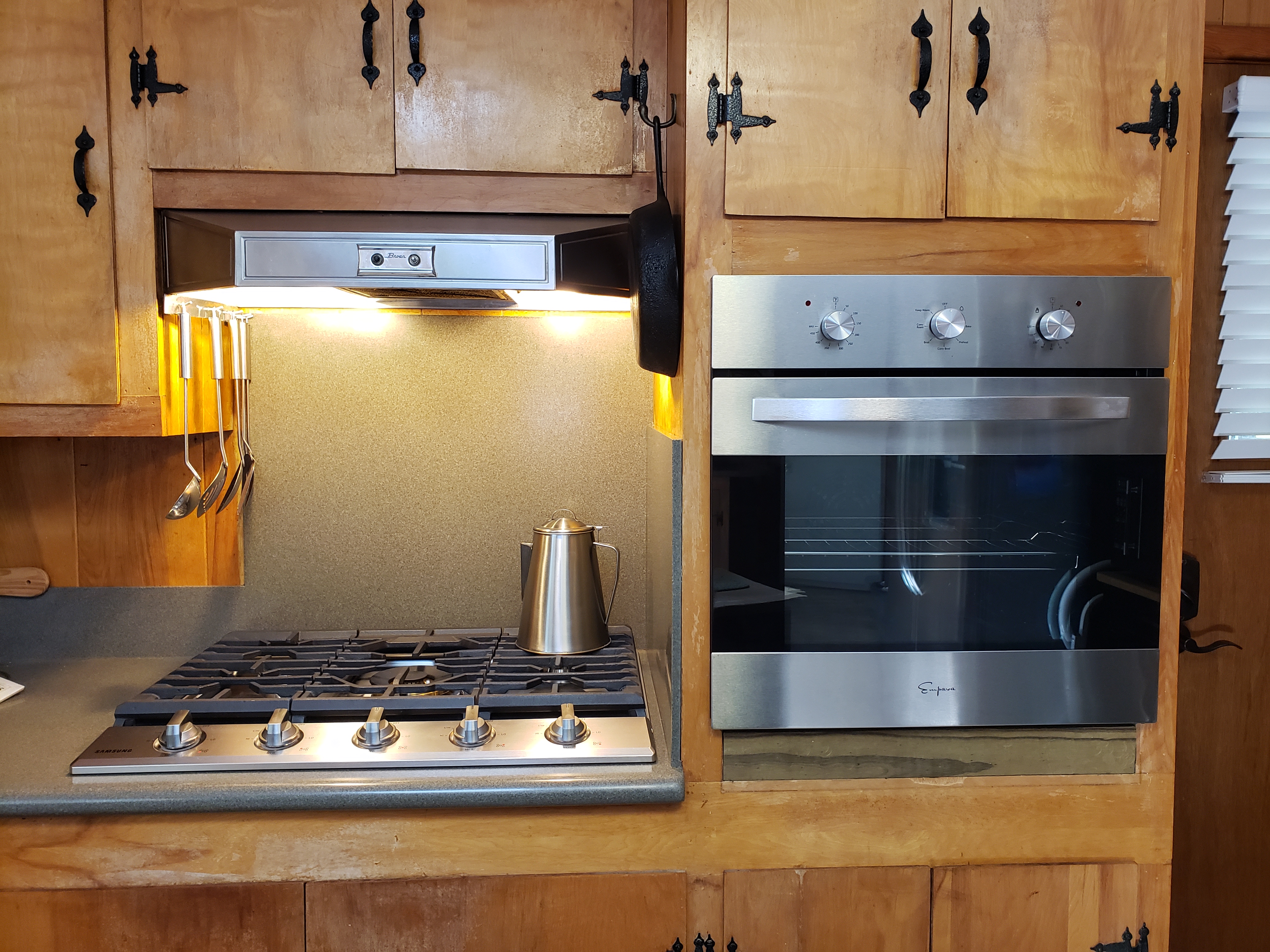 Electric oven and gas cooktop