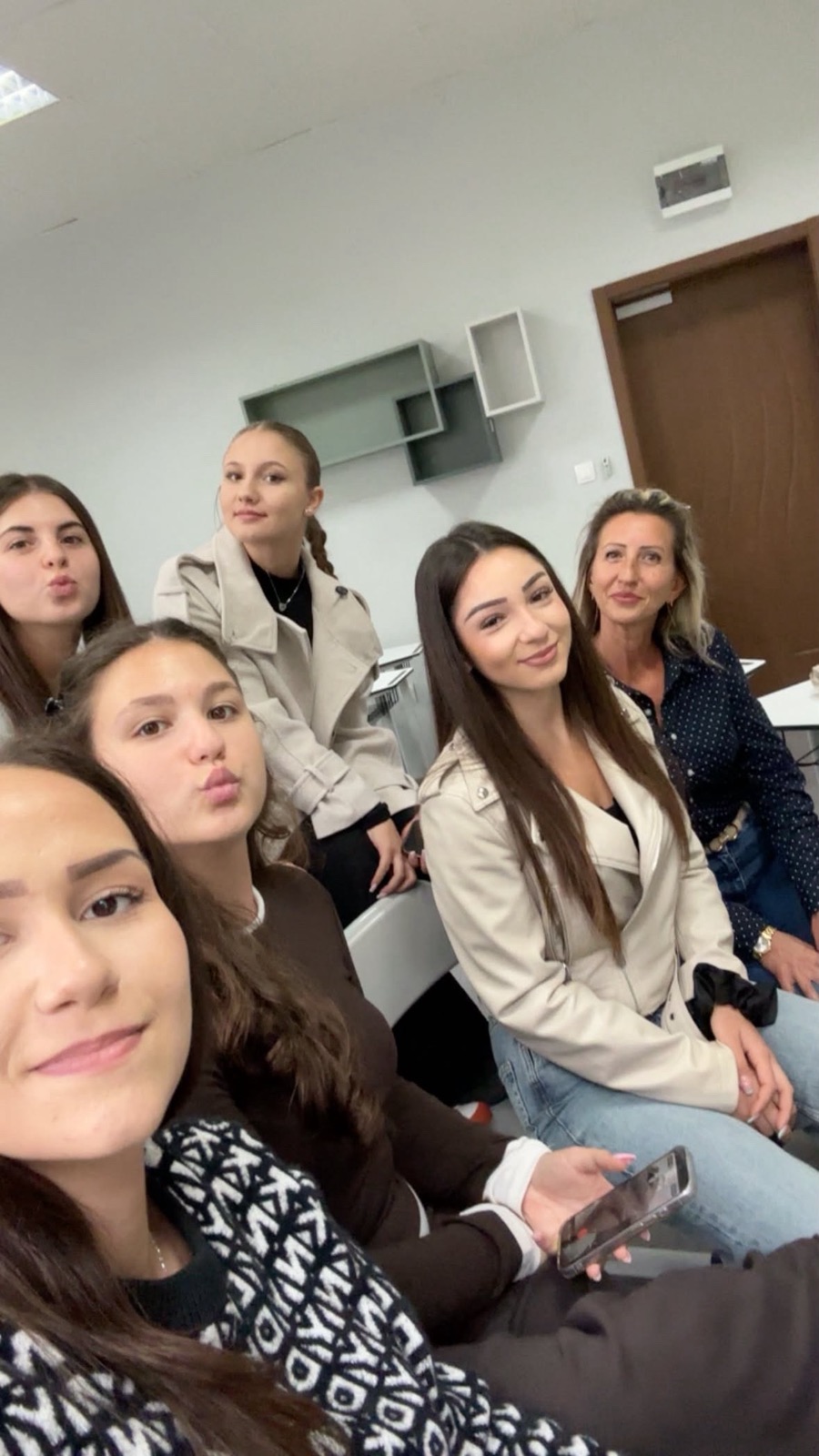 https://0201.nccdn.net/1_2/000/000/0d3/03b/img-1a8e50b6badc148795bdf4d2ca7c89b0-v.jpg