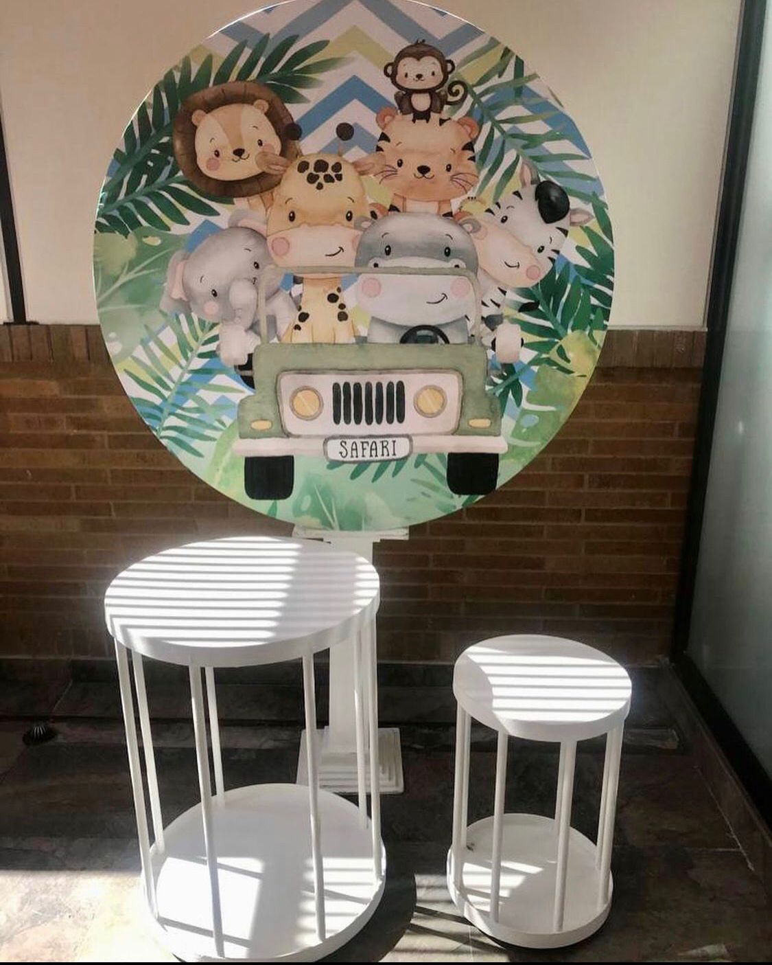 Circulo Efecto 3D Tematico
1.30m diametro x 2.20cm Altura
$80.000