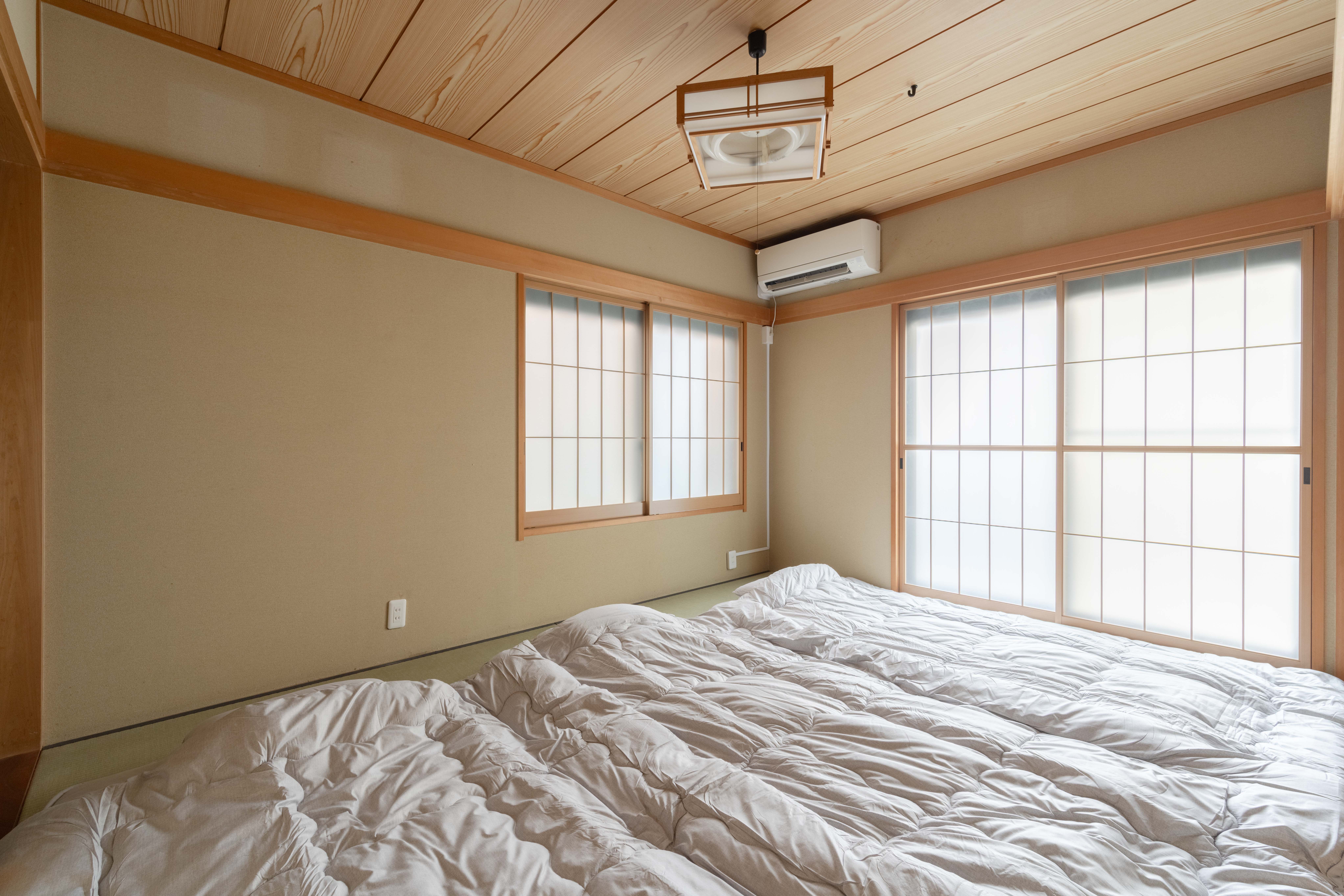 1F Tatami Room sleeps 3 people, futons