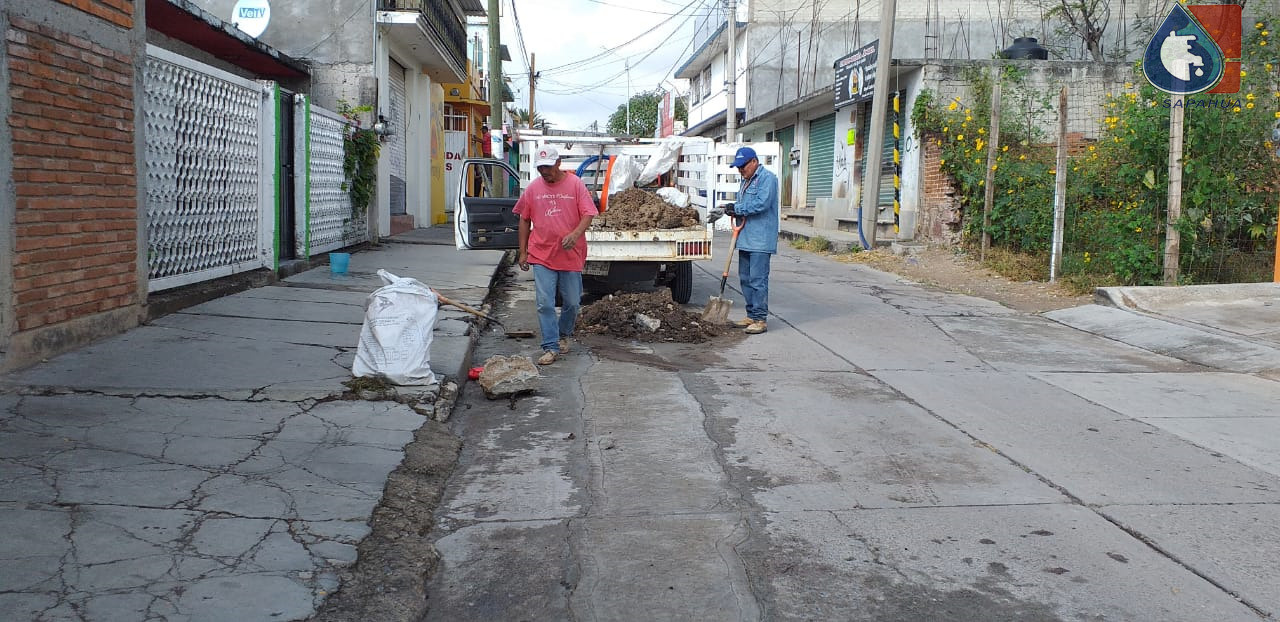 RECOGER ESCOMBRO EN C. MICAELA GALINDO, COL. CENTRO – 3