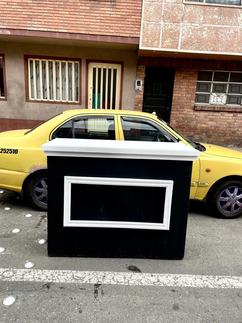 Modulo de Barra
Mesa solo interior
1.03M Alto
45cm Profundidad
1.27M Ancho
$150.000
Alquiler